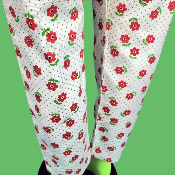 SOLD Vintage 60s flower jeans - Picture 8 of 13